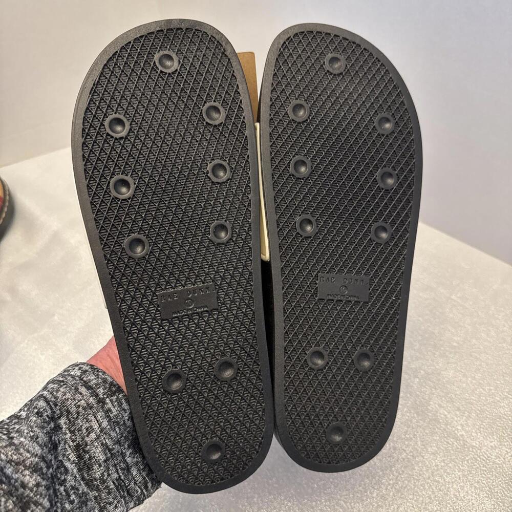Rae Dunn Beach Bum Black & White Slip On Sandals NWT Size 10 - Picture 5 of 5